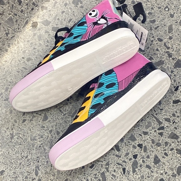 Disney Women's Nightmare Before Christmas High Top Lace Up sneaker size 9 NWT - Picture 10 of 12